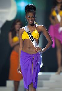 Leila Lopes2